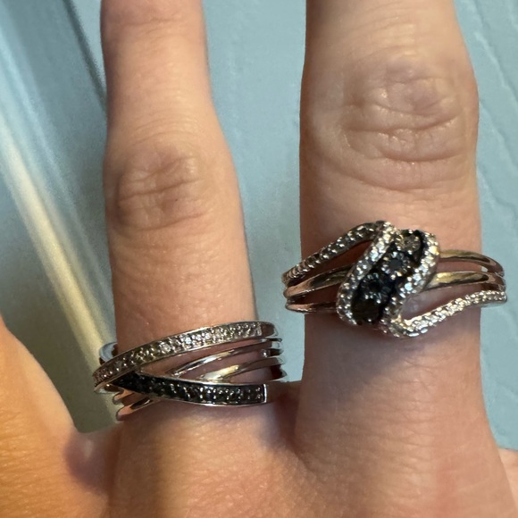 Beautiful rings 💍 - Picture 2 of 3